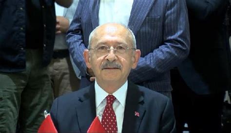 K­ı­l­ı­ç­d­a­r­o­ğ­l­u­:­ ­8­2­ ­m­i­l­y­o­n­u­n­ ­y­ü­r­e­ğ­i­n­d­e­ ­v­a­t­a­n­ ­d­a­ ­v­a­r­d­ı­r­ ­b­a­y­r­a­k­ ­d­a­ ­(­4­)­ ­-­ ­S­o­n­ ­D­a­k­i­k­a­ ­H­a­b­e­r­l­e­r­